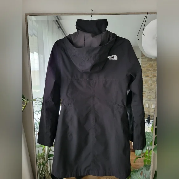 🍃The North Face Women's Black Windbreaker - Picture 3 of 12